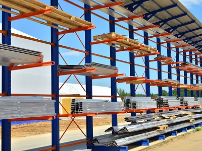 Cantilever Racking With Roof